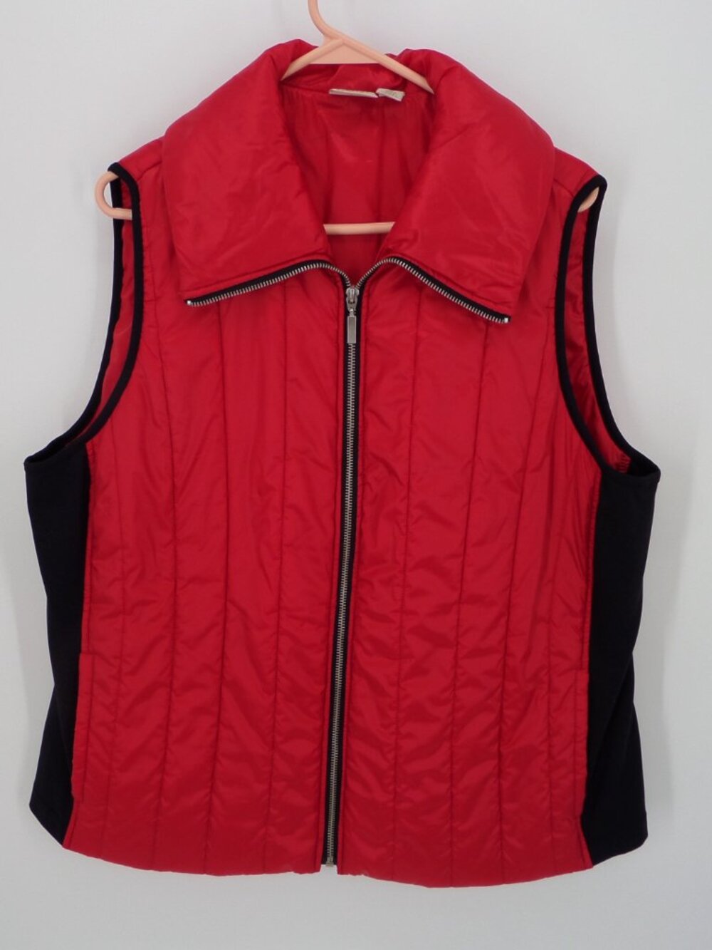 Chico's Zenergy Woman's Quilted Vest Red Black Accents  SZ 3 US 16